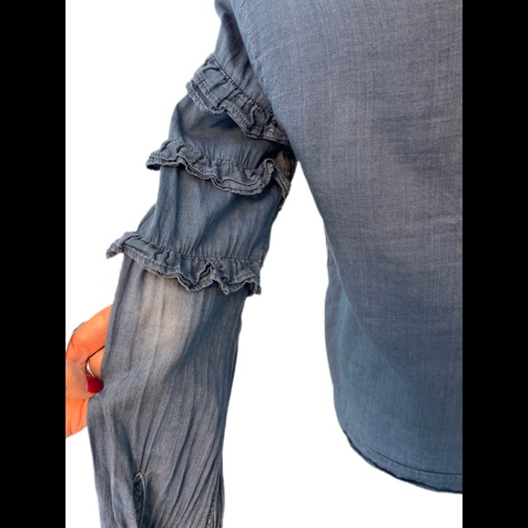 J. Crew blue chambray blouse size 4 - Picture 5 of 11